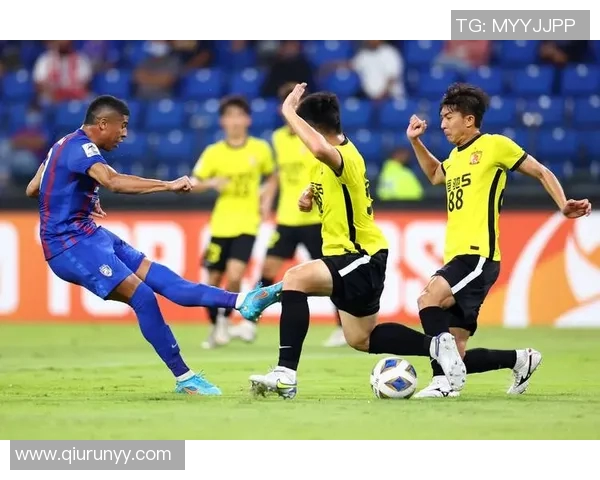 武汉羽毛球队与广州羽毛球队赛后复盘分析两队状态与表现对比