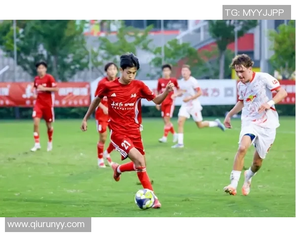 上海足球队比赛经验的创新与变革引发热议探讨