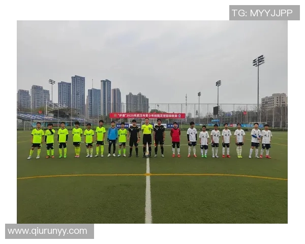 武汉足球队整体压制打法解析与战术优势探讨